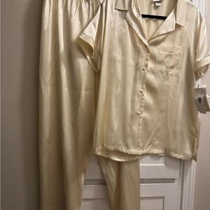 Vintage 90s Jones New York yellow  Satin Pajama Set XL